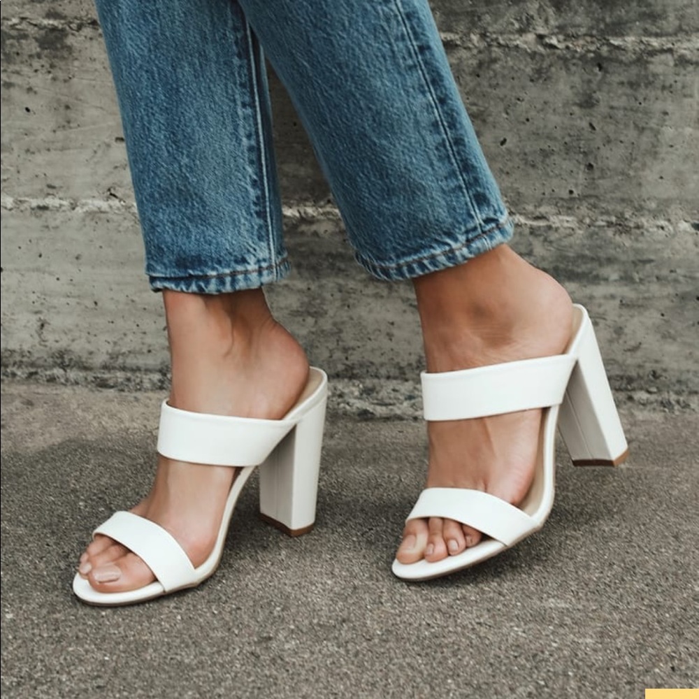 NIB Lulus off white Marlowe sandal 6.5